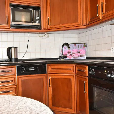 Cozy In With Balcony Apartament
