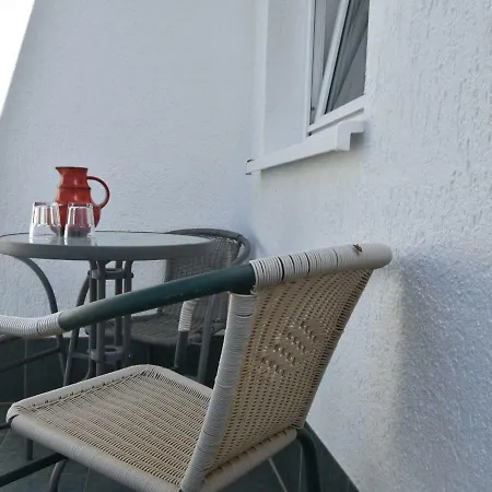 Cozy In With Balcony Apartament *