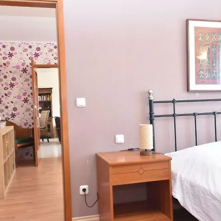 Cozy In With Balcony Apartament